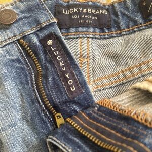 New with tags: Lucky Brand “LUCKY YOU” Women's Frayed Hem Jean Shorts